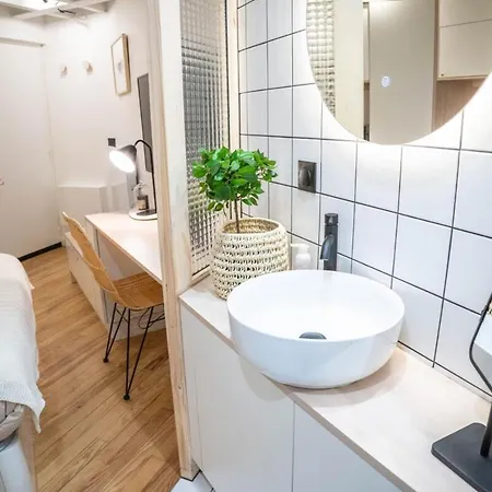 Bed & Breakfast For 2 People - Foch-parc Tete D'or